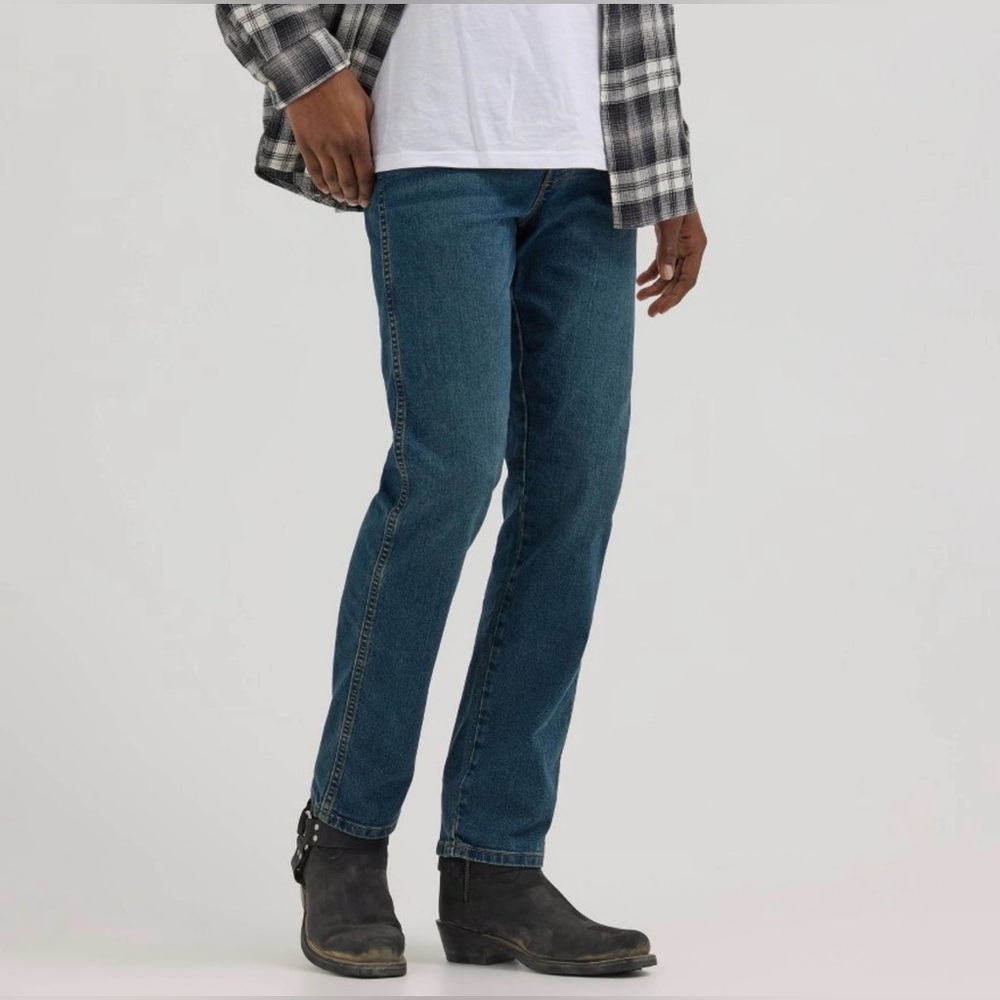 🆕 Men’s Wrangler Relaxed Fit Straight Jeans Dark Wash Size 32x32